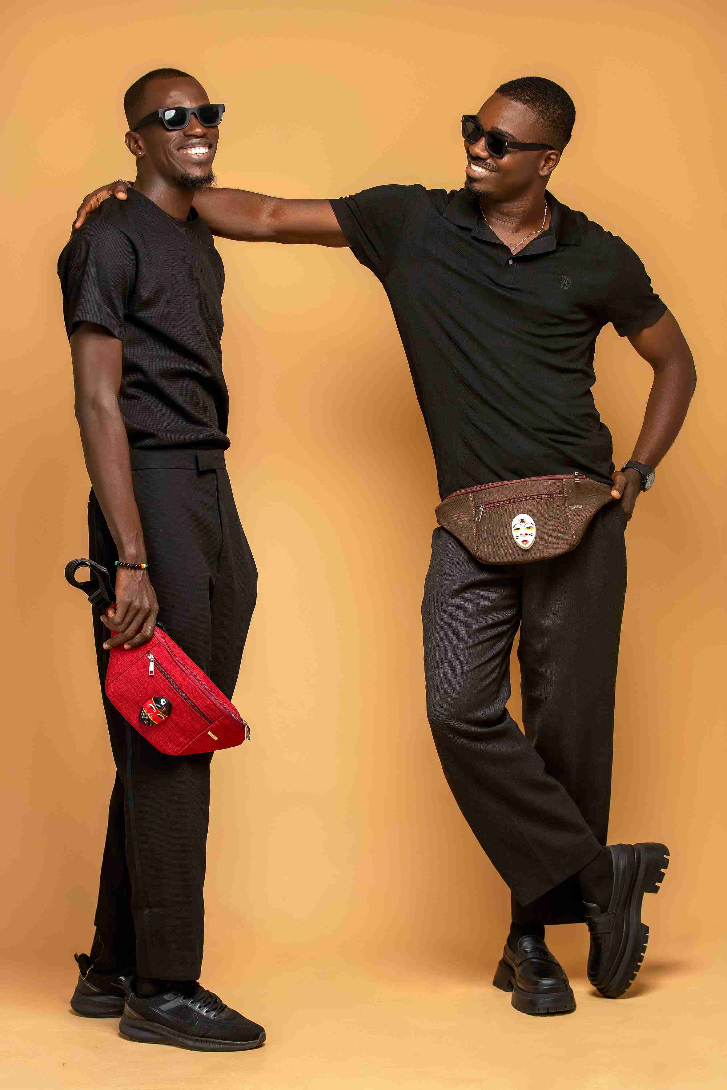 Bandoulière en Cuir et Tissu Kente